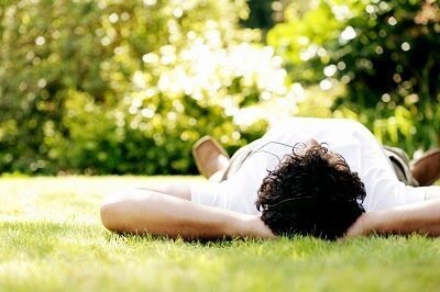 homme-qui-se-repose
